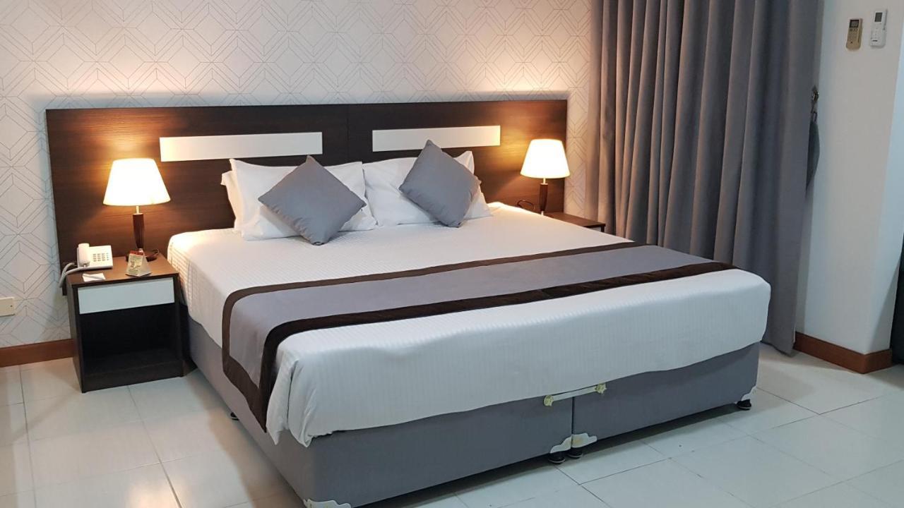 Nova Park Hotel Sharjah Exteriör bild