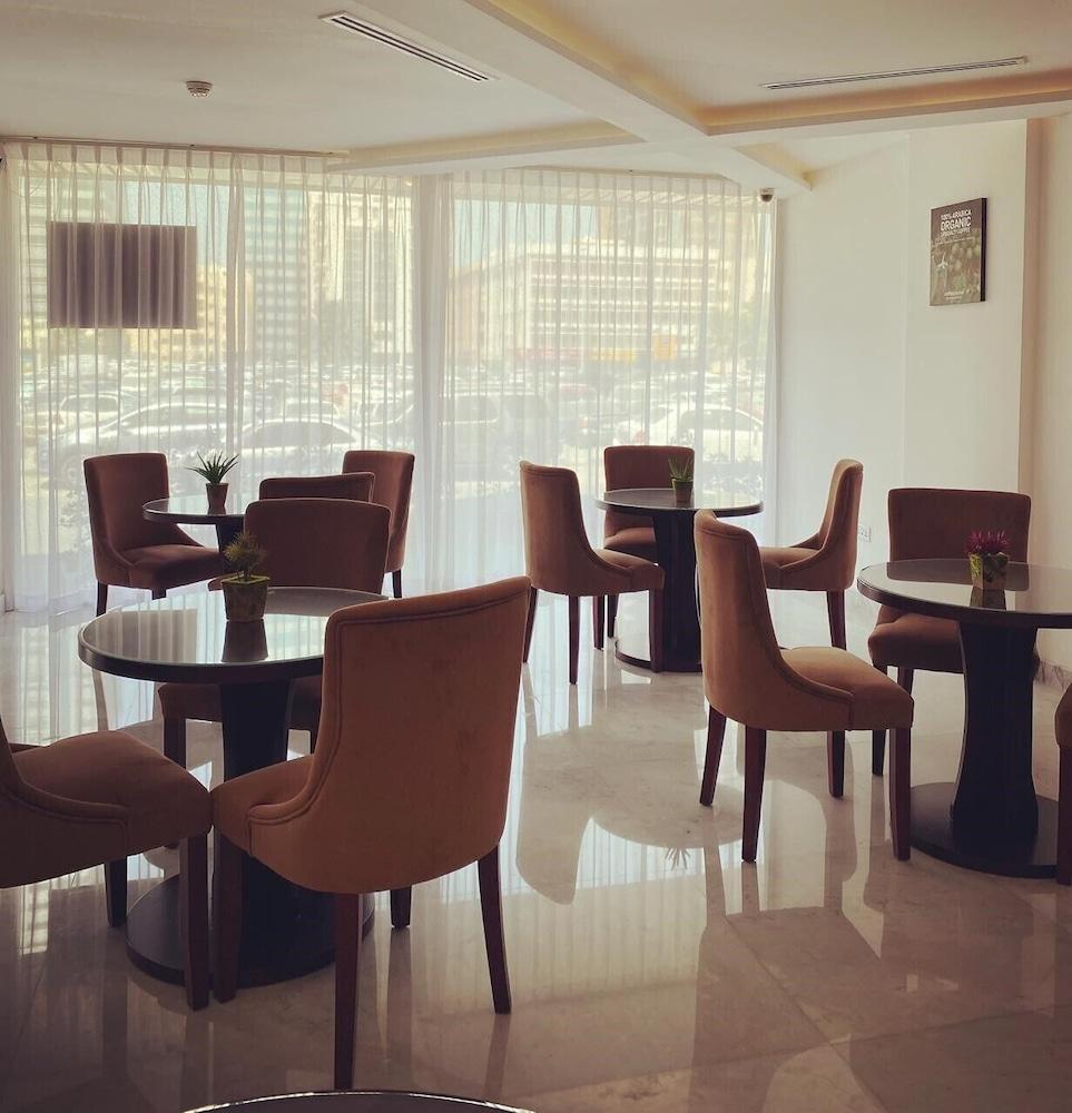 Nova Park Hotel Sharjah Exteriör bild